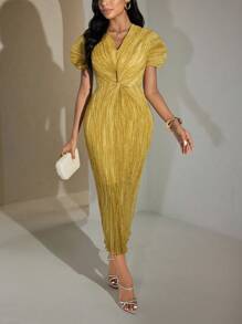 Modelyn 女式纯色V领短款泡泡袖扭腰设计修身优雅连衣裙