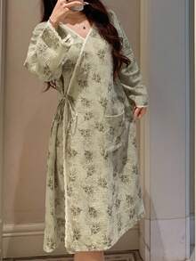 DAZY Chinese Style Floral Print Loose Wrap Around Women Robe, Fall Pajama, Winter - Green - View 3