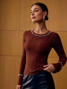 MOTF PREMIUM 仿珍珠和水钻装饰修身针织套头衫秋冬款