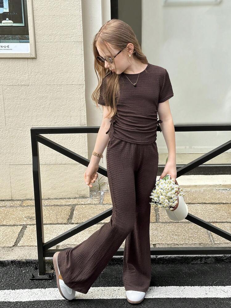 SHEIN Tween Girl 舒适咖啡棕色圆领短袖 T 恤和喇叭裤 2 件套，适合日常休闲穿着 - 咖啡棕 - 查看 3