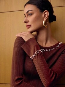 MOTF PREMIUM 仿珍珠和水钻装饰修身针织套头衫秋冬款