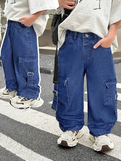 SHEIN 小男孩时尚做旧洗水宽松牛仔裤，带工装口袋，休闲百搭，适合儿童街头服饰春装