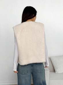 SHEIN EZwear 秋冬休闲时尚百搭无袖纽扣保暖女式仿皮草大衣 - 白色 - 查看 2