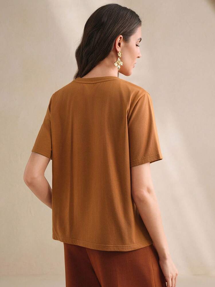 Women's Elegant Spring & Beach White Round Neck Short Sleeve T-Shirt With Pearl Embroidered Floral Print, Straight Fit Basic Casual Top