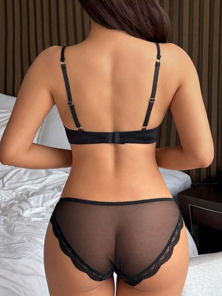 2pcs Black Mesh & Lace Patchwork Semi-Sheer Sexy Women Lingerie Set