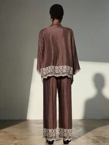 Aveloria Modichic Bộ 2 món: Áo sơ mi thêu họa tiết và quần ống rộng cạp chun, chất liệu vải Tencel. - Rỉ Nâu - Xem 2