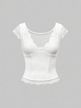 J-Fashion Weiße Spitzenbesatz Tops Mode Y2K Sexy V-Ausschnitt Crop Tops Einfarbig Kleidung Lässig T-Shirt