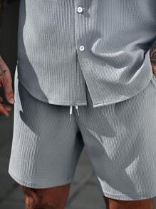 Manfinity Homme 2pcs/Set Men's Solid Color Textured Short Sleeve Shirt And Shorts Set, Summer Men Shirt And Shorts Set, Cozy Outfits