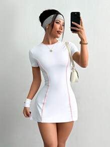 Sovereign Charm 女式网球健身户外修身白色短袖运动连衣裙，配有短裤和手机口袋 - 白色 - 查看 5