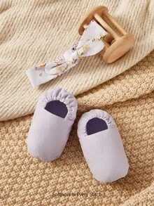 Cozy Pixies مجموعة من قطعتين تتكون من شريطة رأس بفيونكة بنفسجية وجوارب زهرية للأطفال الرضع (زوج جوارب + شريطة رأس واحدة)، مناسبة للمواليد الجدد، يمكن استخدامها كهدية - متعدد الألوان - مشاهدة 3