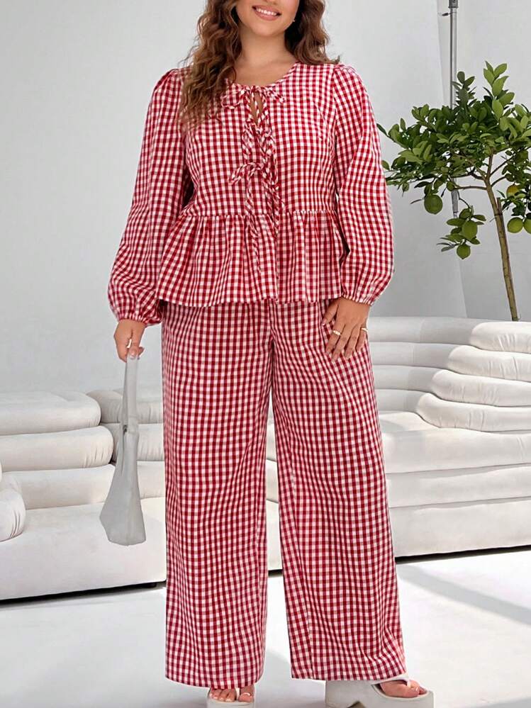 SHEIN EZwear 红白格子系带灯笼袖荷叶边下摆衬衫和裤子加大码两件套休闲装女式加大码 - 紅色 - 查看 3