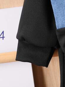 SHEIN 2 件套男婴牛仔拼布圆领运动衫和黑色裤子套装，休闲日常穿着 - 彩色 - 查看 6