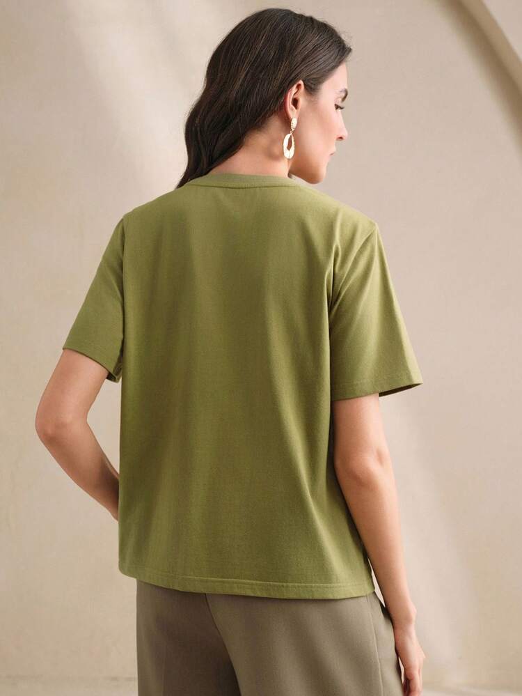 Women's Elegant Spring & Beach White Round Neck Short Sleeve T-Shirt With Pearl Embroidered Floral Print, Straight Fit Basic Casual Top