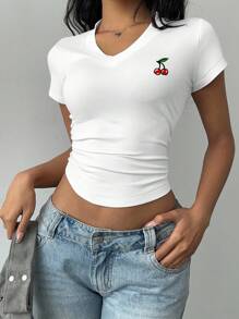 SHEIN EZwear 女式休闲简约樱桃刺绣徽章徽标图案 V 领褶皱 T 恤，适合夏季和秋季，返校季 - 彩色 - 查看 6