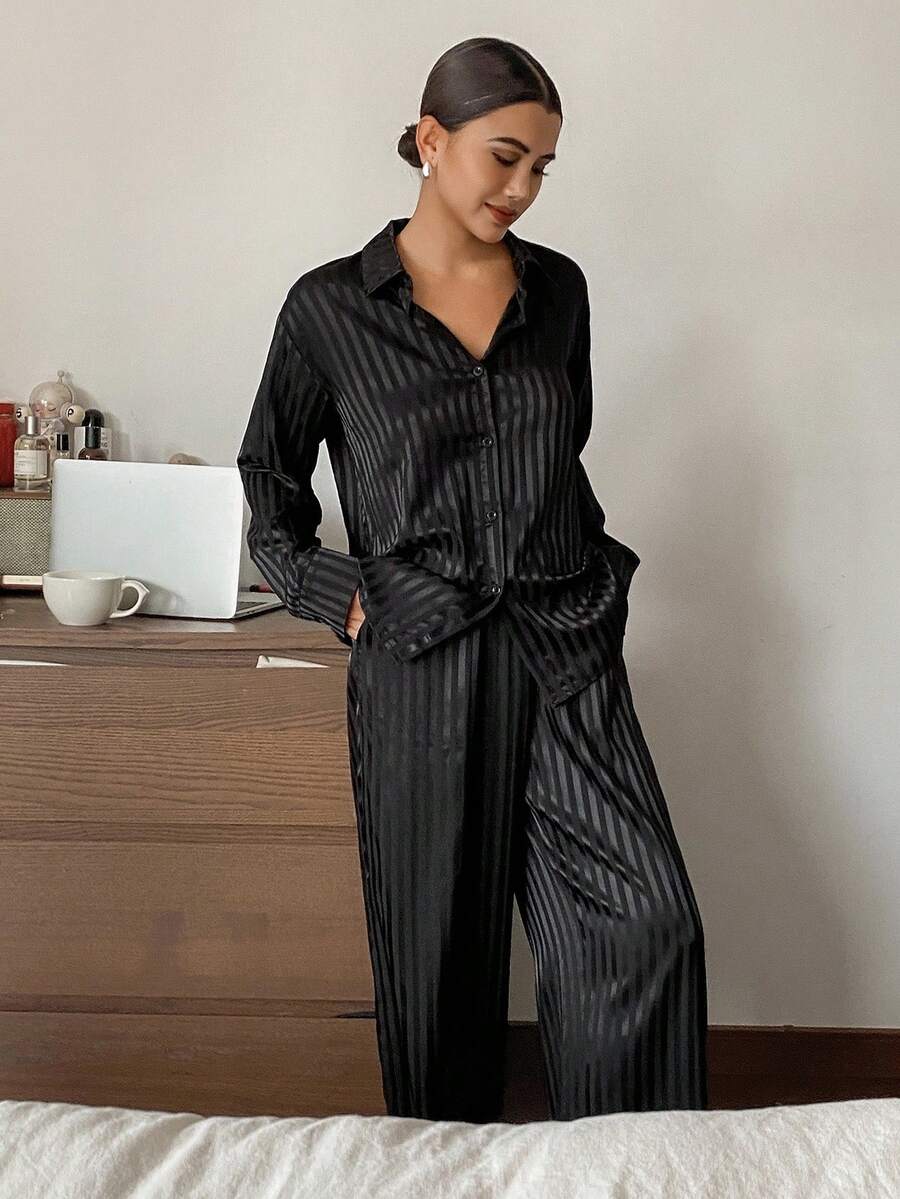 DAZY 缎面条纹提花女士单排扣上衣和裤子睡衣套装，秋冬服装 - 黑色 - 查看 1