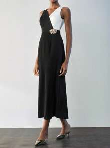 Maija 女式黑白优雅无袖 V 领拼色连衣裙，金属花卉装饰，简约精致风格，适合通勤、办公室、休闲场合穿着 - 黑與白 - 查看 5