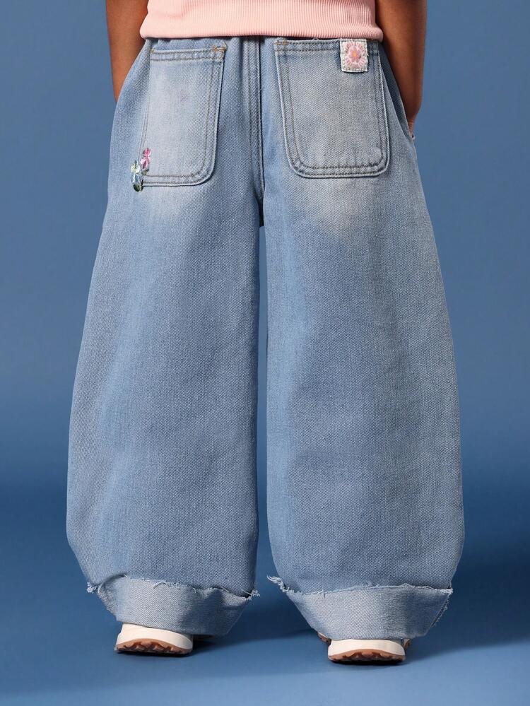 Jean en denim à jambe large avec détails de broderie florale