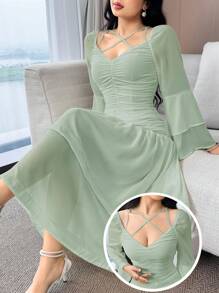 Modelyn Women's Elegant Solid Color Flared Sleeve Ruched Midi Dress - Green - View 2