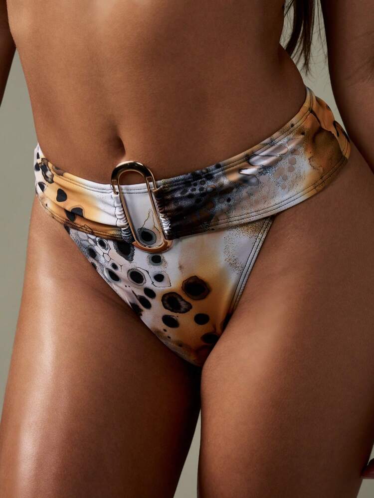 MISSGUIDED Bas de bikini taille haute d'été avec effet tie dye, détail d'accent avec anneau en O, détail de rassemblement, coupe cheeky, maillot de bain de style rétro prêt pour le festival