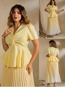 Roveilla 2 Pieces Plus Size Ombre Elegant V-Neck Top & Pleated Skirt Set