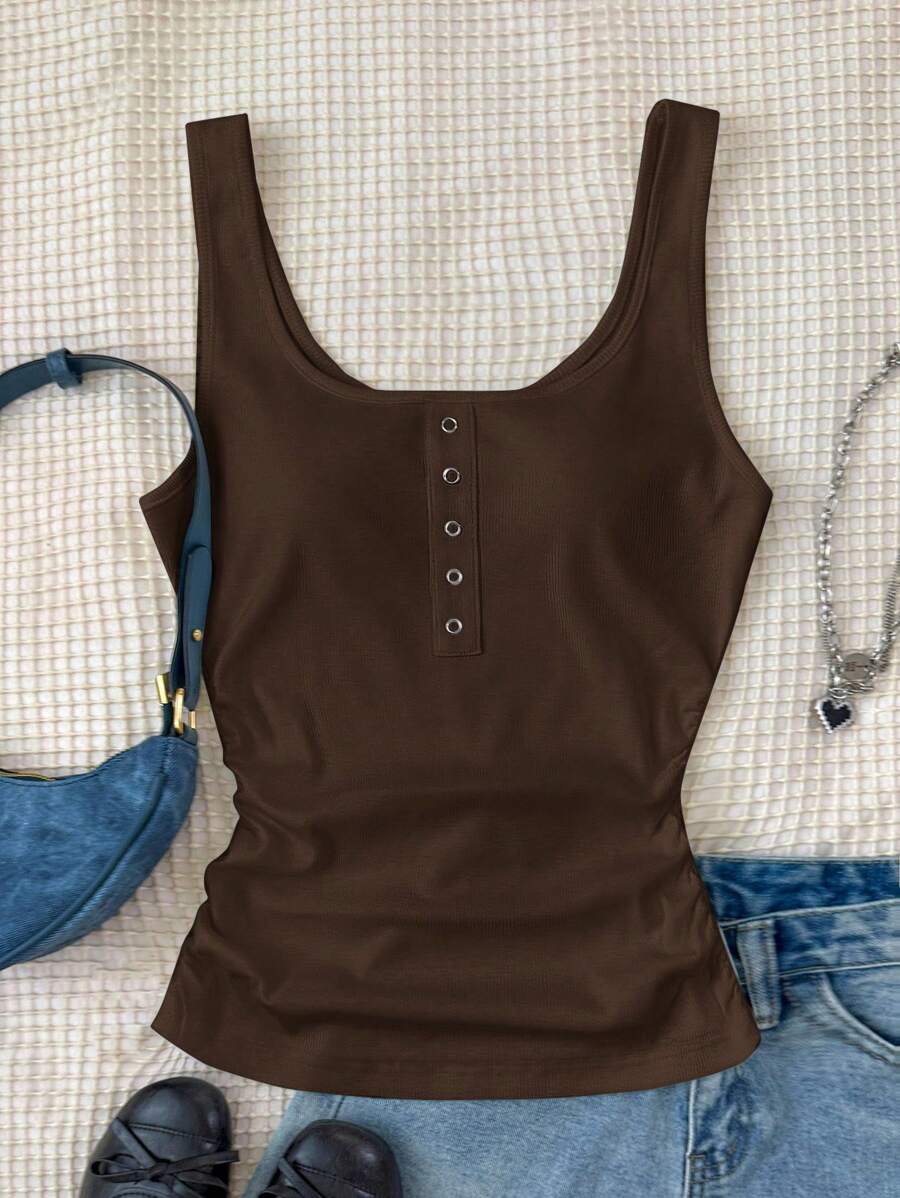 SHEIN Atasan Tank Top Kasual Putih Polos Bergaris untuk Remaja Perempuan dengan Kancing Logam dan Model Racerback Atasan Cokelat untuk Remaja Perempuan - Coklat - View 1