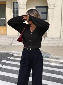 Serisse 秋冬纯色落肩纽扣短款开衫、长袖上衣、针织毛衣 - 黑色 - 查看 4