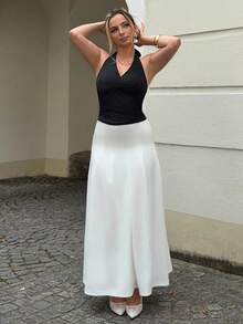 Jeta Ari Saia Branca Plissada de Cintura Alta com Pesponto Sólido