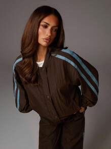 SHEIN X Scot Louie Athîral 女士条纹长袖单排扣休闲宽松棒球夹克棕色夹克女士超大夹克运动夹克女士飞行员夹克女士秋冬棕色运动服 - 咖啡棕 - 查看 6