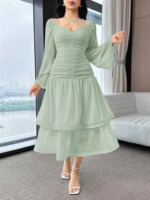Modelyn Women's Elegant Solid Color Flared Sleeve Ruched Midi Dress - Green - View 4