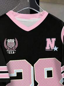 SHEIN Girlism 少女 2 色复古街头运动学院风数字 28 和字母图案宽松 V 领短袖 T 恤，少女夏季，轻松舒适，适合儿童秋季分层穿着，时尚儿童，休闲装，儿童图案，返校，秋季，返校节 - 彩色 - 查看 5