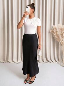 Lavishia 优雅 3D 花卉圆领短袖修身女式 T 恤