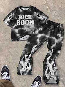 SHEIN 2 件儿童/青少年男童休闲日常扎染字母印花图案圆领短袖 T 恤和宽松喇叭裤针织套装 - 黑色 - 查看 1