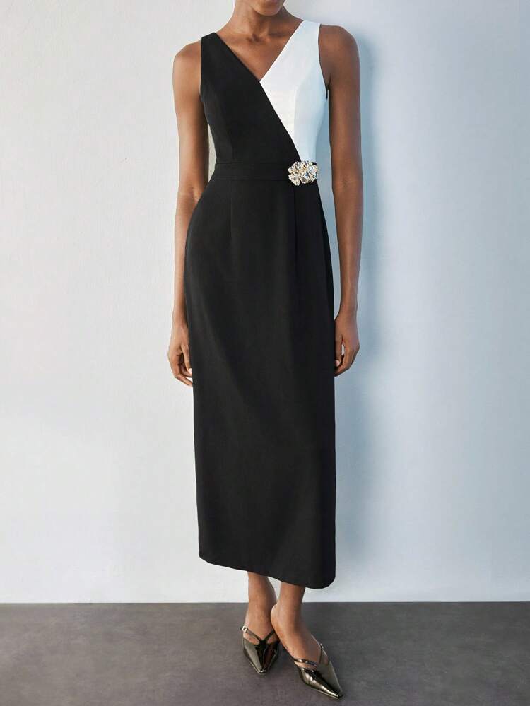 SHEIN Maija Women's Black & White Elegant Sleeveless V-Neck Colorblock Dress With Metal Floral Decor, Minimalist & Sophisticated Style, Comfortable For Commute, Office, Casual Occasions Business Casual Woman Office Outfits For Women Formal Dresses For Wedding Guest Modest Dresses Party Dress Elegant Dresses For Party