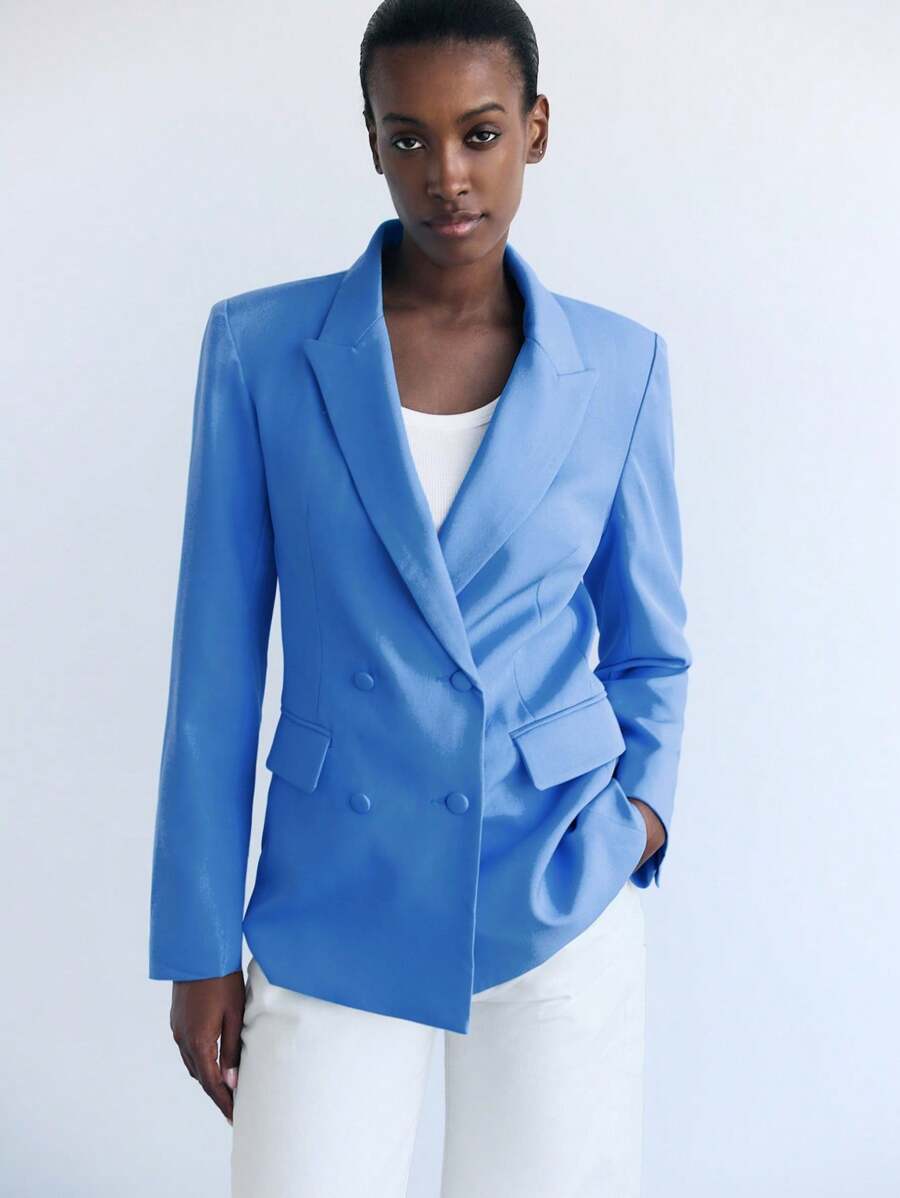 Maija Veste blazer pour femmes à col croisé, poches et décoration minimaliste urbaine. Polyvalente pour un usage urbain, décontracté, formel, professionnel, enseignement, automne/hiver - Bleu azur - Voir 1