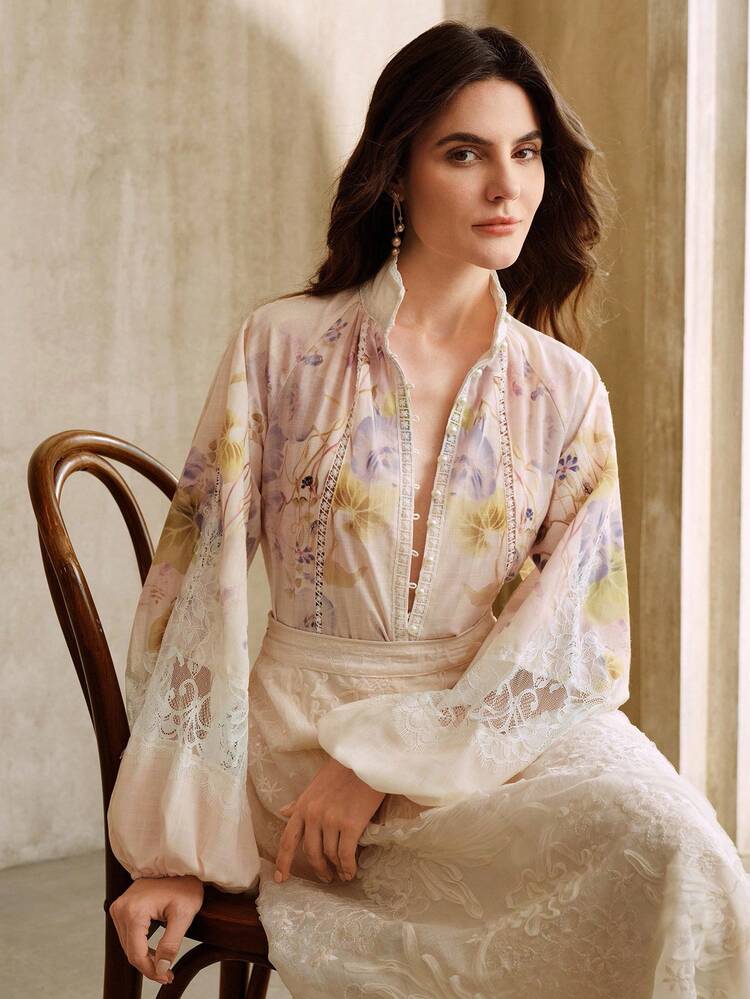 Camicia elegante e versatile in lino e bambù con maniche lunghe e nodo, adatta all'autunno per le donne