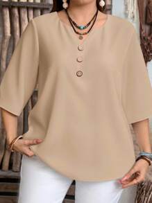 EMERY ROSE 休闲纯色卡其色装饰纽扣缺口领 3/4 袖宽松大码女式衬衫，适合夏秋季外出 - 彩色 - 查看 3