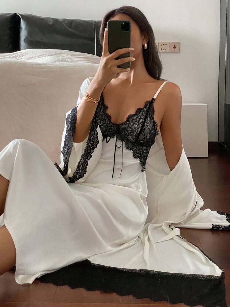 DAZY مجموعة بيجامات للنساء: رداء مزين بالدانتيل ذو لونين متباينين وحزام، وفستان نوم مخملي للخريف والشتاء رمضان - بيج - مشاهدة 3