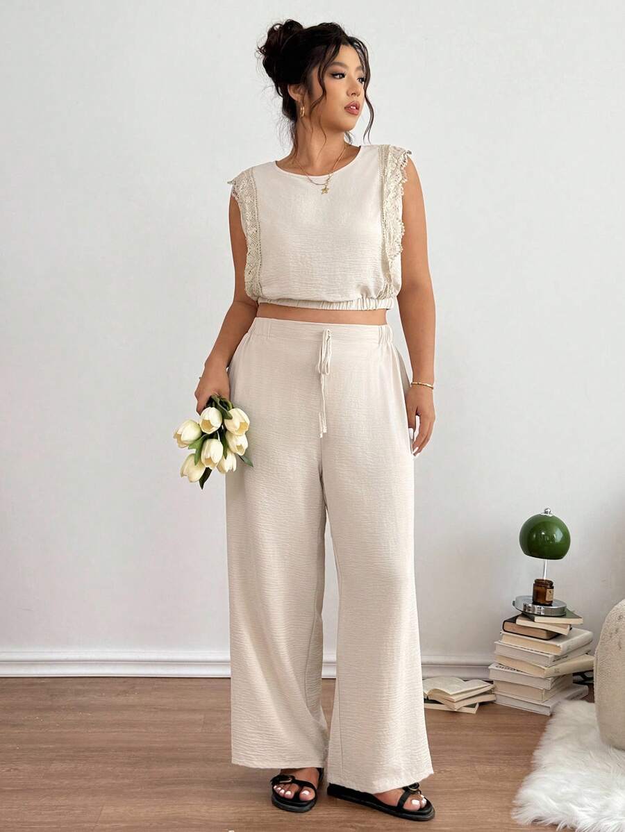 SHEIN Frenchy Damen Große Größen Spitze Patchwork Flügelärmel Lässig 2-Teiler Set, modischer Lässig stil für den Alltag, marineblau Ausgehsets