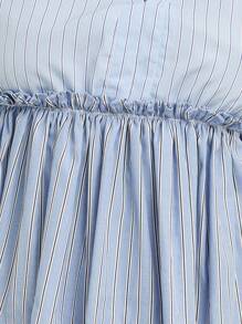 Nöista 的特色是浅蓝色衬衫，带有微妙的竖条纹、收腰设计和宽松的长袖，适合秋季、休闲、办公室、返校季、波西米亚风、秋季、冬季等场合。 - 藍色 - 查看 3