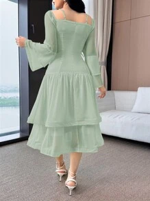Modelyn Women's Elegant Solid Color Flared Sleeve Ruched Midi Dress - Green - View 5