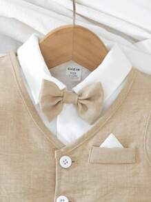 SHEIN 3 件婴儿背心、短裤和蝴蝶结套装，宝宝的第一个母亲节服装，时尚 V 领背心，夏季新款连衣裙套装，V 领背心上衣带假口袋装饰，蝴蝶结可折叠，松紧腰裤，适合生日、派对、婚礼、返校 - 杏色 - 查看 4