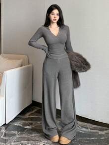 DAZY 女士休闲纯色 V 领 T 恤和阔腿裤两件套，秋季 - 灰色 - 查看 5