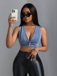 SHEIN ICON 大码女式深V领单排扣无袖短款休闲牛仔上衣 - 中等水洗藍 - 查看 6