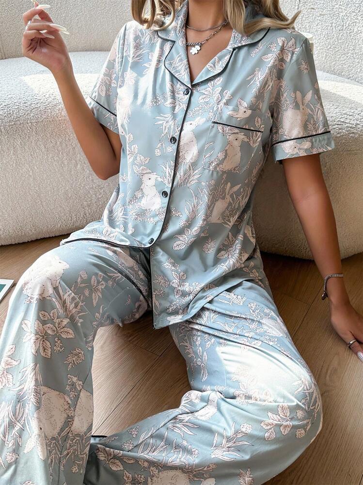 SHEIN Conjunto de pijama de manga corta con estampado de árbol floral y conejo, con cuello, para mujer. Conjunto de pijama de seda, ropa de dormir de seda, pijama de conejito, conjunto de pijama de seda - Verde - Añade 5