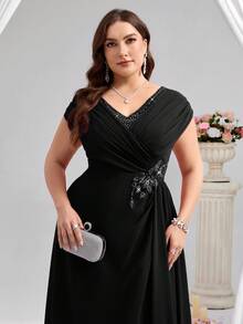 Coutiva Elegant Rhinestone Applique Decor Plus Size Mother Of The Bride Dress