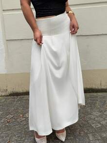 Jeta Ari Saia Branca Plissada de Cintura Alta com Pesponto Sólido
