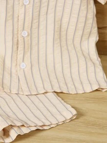 SHEIN 2pcs Young Boy Woven Textured Striped Shirt And Shorts Casual Set
