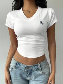 SHEIN BASICS 休闲商务风格女士V领褶皱T恤，带刺绣马标志，适合夏季搭配 - 彩色 - 查看 4