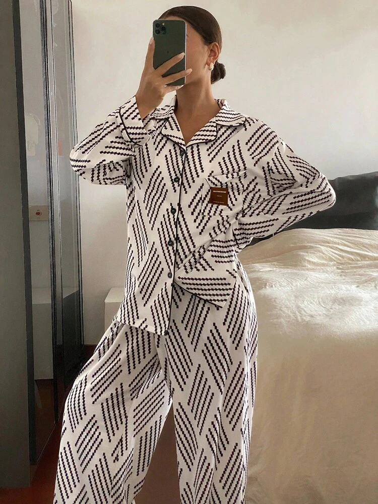 2pcs Women Loose Fit Long Sleeve Sleepwear Set With English Woven Label And Striped Graphic Print, Fall Clothes Pajama