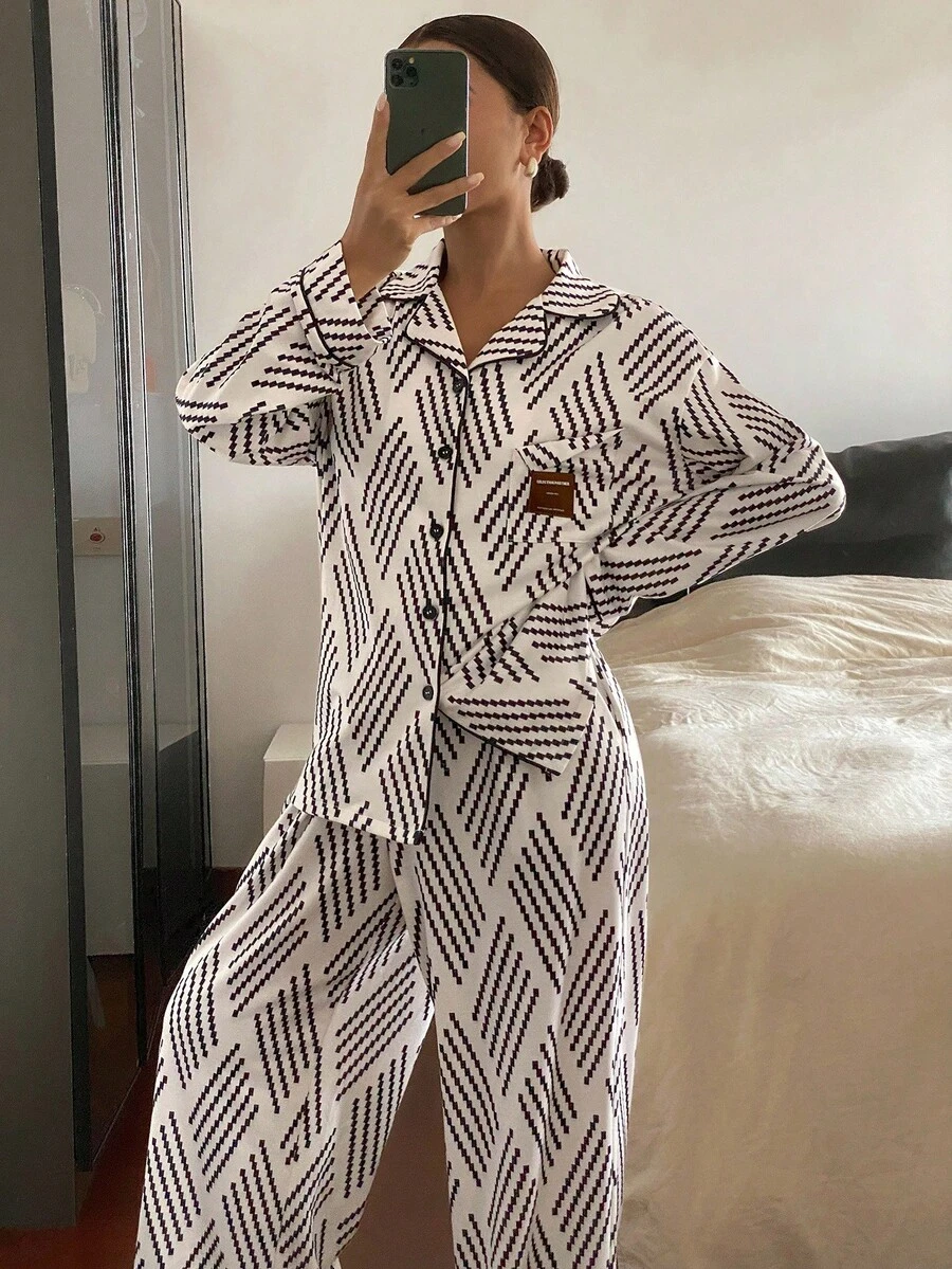 DAZY 2pcs Women Loose Fit Long Sleeve Sleepwear Set With English Woven Label And Striped Graphic Print, Fall Clothes Pajama - Black and White - View 1